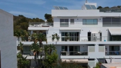 Stijlvol appartement met zeer groot terras en zeeicht in het hart van Talamanca