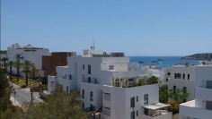 Stijlvol appartement met zeer groot terras en zeeicht in het hart van Talamanca