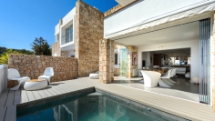 Schitterend Ibiza stijl appartment met groot terras, privé zwembad en super zeezicht