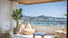 Fully renovated top floor apartment with breath-taking views over Ibiza Port