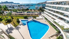 Superb luxurious 5 bed apartment in best building frontline Marina Botafoch 