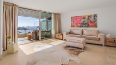 High-quality luxury apartment offering stunning views, frontline location in Marina Botafoch