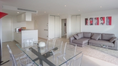 Contemporary penthouse with sea views located at walking distance to Talamanca Beach