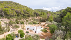 Stunning Fully Renovated Ibiza finca with panoramic Valley Views near Santa Eulària