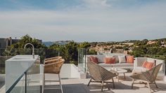 Attractive and luxurious Ibiza-style villas with sea views just a short stroll from the beach