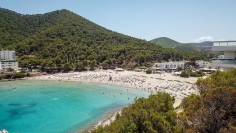 Uniek op Ibiza: Luxe hotel appartementen met verhuurvergunning op loopafstand van het strand