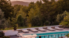 Schitterende gerenoveerde Ibiza finca vol authentieke details en prachtig uitzicht met verhuurlicentie!