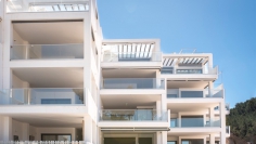 Schitterend 1 slk penthouse met dakterras en jacuzzi direct aan het strand