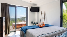Prachtige design villa met 7 slaapkamers en verhuurlicentie op geweldige locatie 