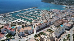 Luxurious Waterfront 2 bed  corner apartement in the marina of Santa Eulalia