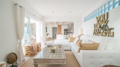 Sfeervolle gerenoveerde zeezicht villa bij Cala Bassa