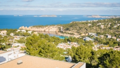 Schitterend nieuw gebouwd penthouse met panoramisch uitzicht over de baai van Cala Vadella