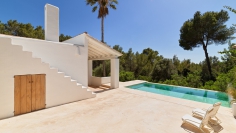 Fully renovated finca-style villa with separate guesthouse and stunning views