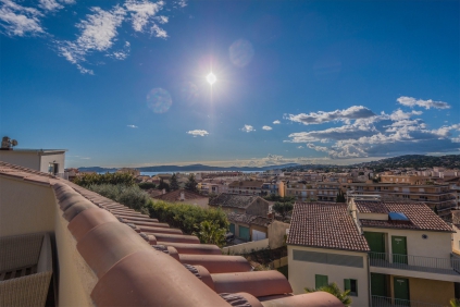 Stunning modern en luxurious penthouse with large terrace and sea view in the heart of Sainte Maxime