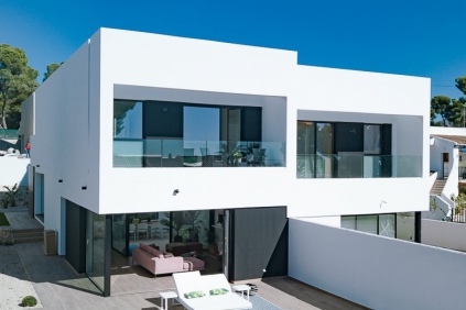 Luxe geschakelde villa's op toplocatie in Moraira