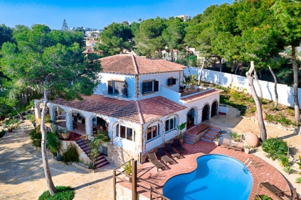 Stunning authentic finca within walking distance from Moraira centre