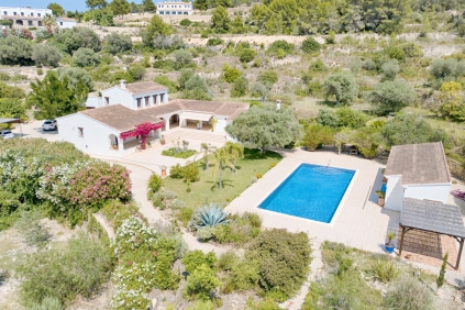 Beautiful finca in green surroundings offering breathtaking views in Benissa 