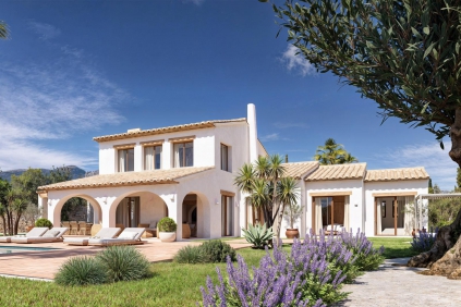 luxury new-build finca in Mediterranean style on large plot with panoramic views