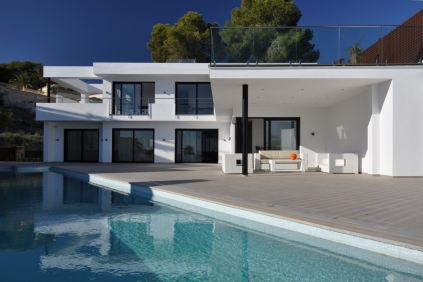 Beautiful hightech villa with panoramic sea view close to the beach