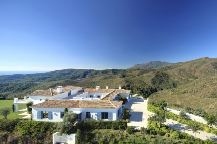 Stunning estate for sale in spectaculair location close to Marbella