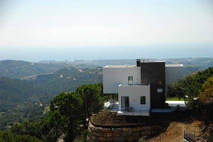 Schitterende designer villa op spectaculaire locatie en met panoramisch zeezicht