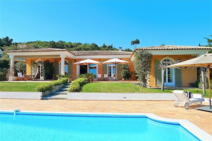 Magnificent classical sea view villa close to the Beauvallon Golf course 