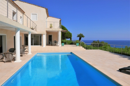 Fantastische moderne villa met panoramisch uitzicht over de baai van St.Tropez