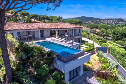 Spectaculaire nieuwe design villa met fenomenaal uitzicht over de Golf van Saint Tropez