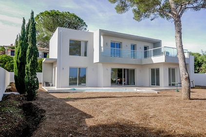 Contemporary new build villa with small sea view and just 300m from the beach