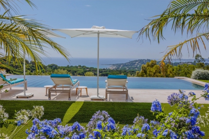 Amazing high end villa in secure domain with the most stunning sea views