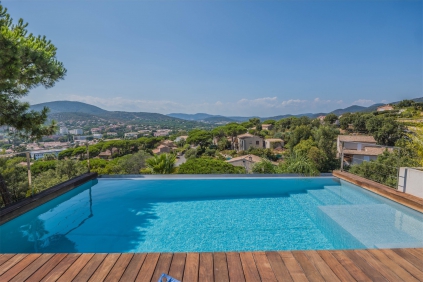 Luxurious contemporary villa within walking distance to the sea and centre of Sainte Maxime