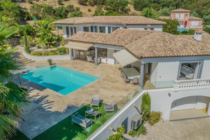 Beautiful spacious modern villa in private domain with lovely sea views