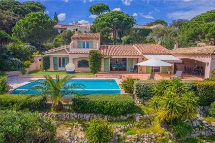 Captivating Provençal Villa in Secure Domain with Breathtaking Sea Views
