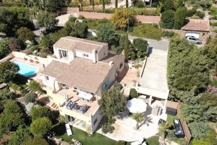 Charmante villa met zeezicht voor zeer interessante prijs!