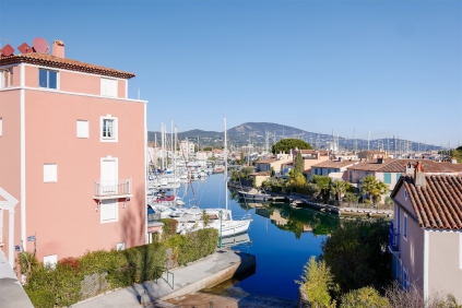 Beautiful modern apartment in  Port Grimaud with lovely marina views