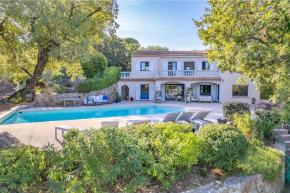 Beautiful and spacious family villa a stone's throw from Port Grimaud and the beach