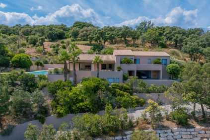 Stunning Modern Provençal Villa in Secure Estate with Breathtaking Sea Views