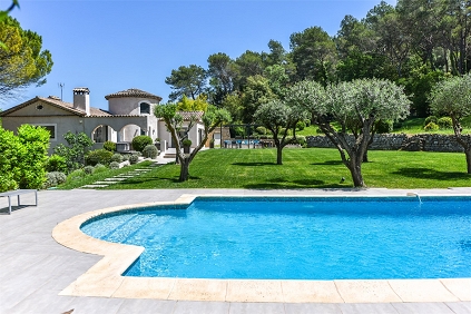 Charme en modern comfort in perfect familiehuis in Mougins