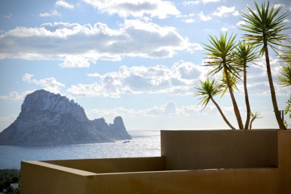 Beautiful large 4 bedroom apartment with stunning Es Vedra views