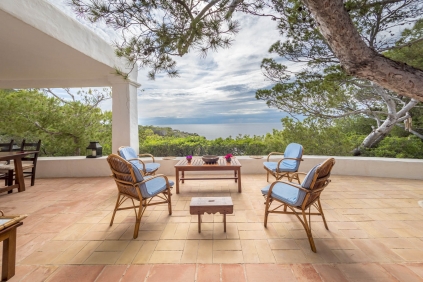 Super charmante Ibiza villa met schitterend zeezicht en privé toegang tot de zee