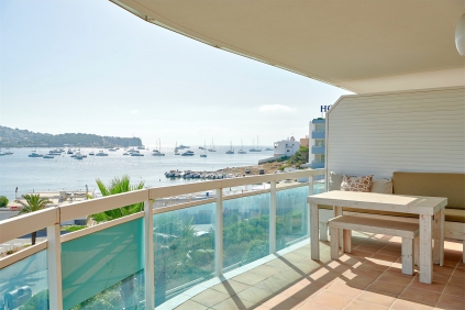 Stunning frontline 3 bed apartment offering amazing views of Talamanca Bay