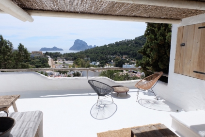Zeer mooi penthouse studio in Cala Vadella met schitterend zeezicht op Es Vedra