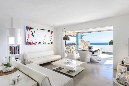 Schitterend Ibiza stijl appartment met groot terras, privé zwembad en super zeezicht