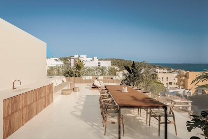 Stunning designer penthouse with roofterrace and private plunge pool very close to Talamanca beach