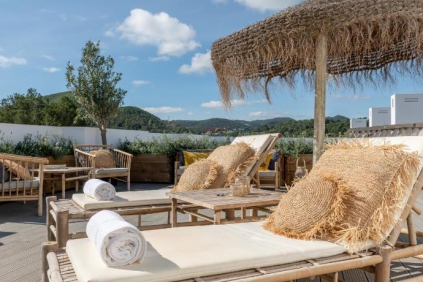 Uniek op Ibiza: Luxe hotel appartementen met verhuurvergunning op loopafstand van het strand