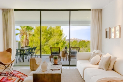 Ultra luxe design appartement met 5* hotelservices op toplocatie Ibiza