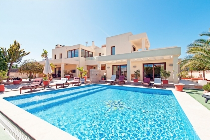 Beautiful large villa close to Ibiza town