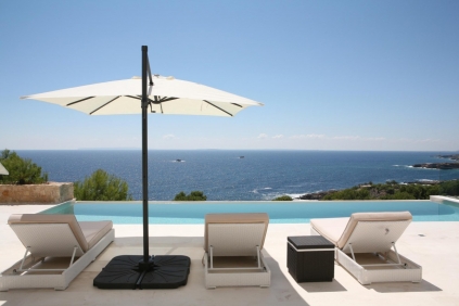 Schitterende design villa met prachtig zeezicht