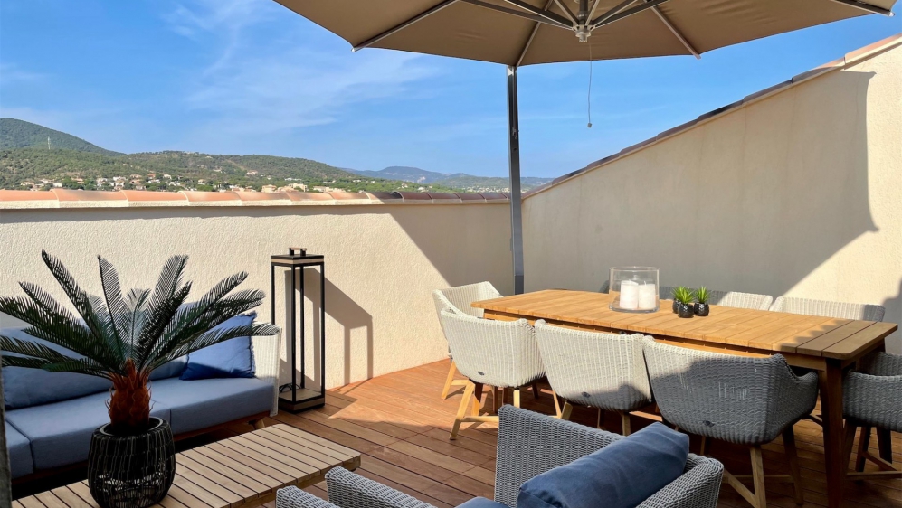 Schitterend modern penthouse met ruim dakterras in het gezellige centrum van Sainte Maxime