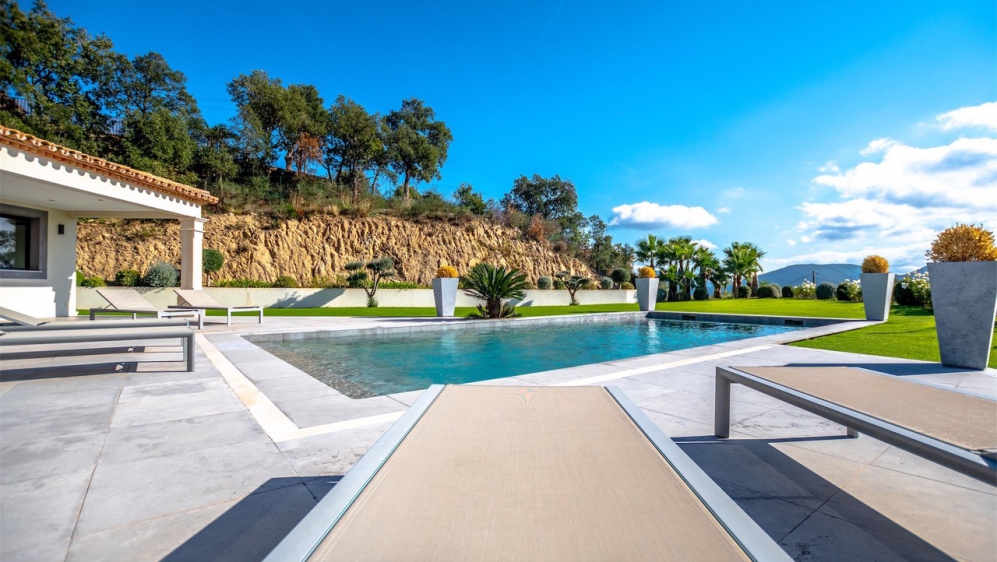 Stunning contemporary and very luxurious villa with panoramic views
